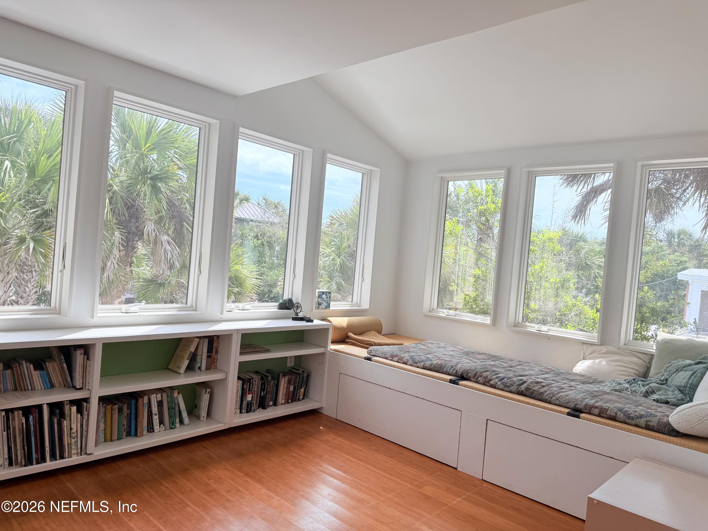 Image 3: Upstairs Built-ins