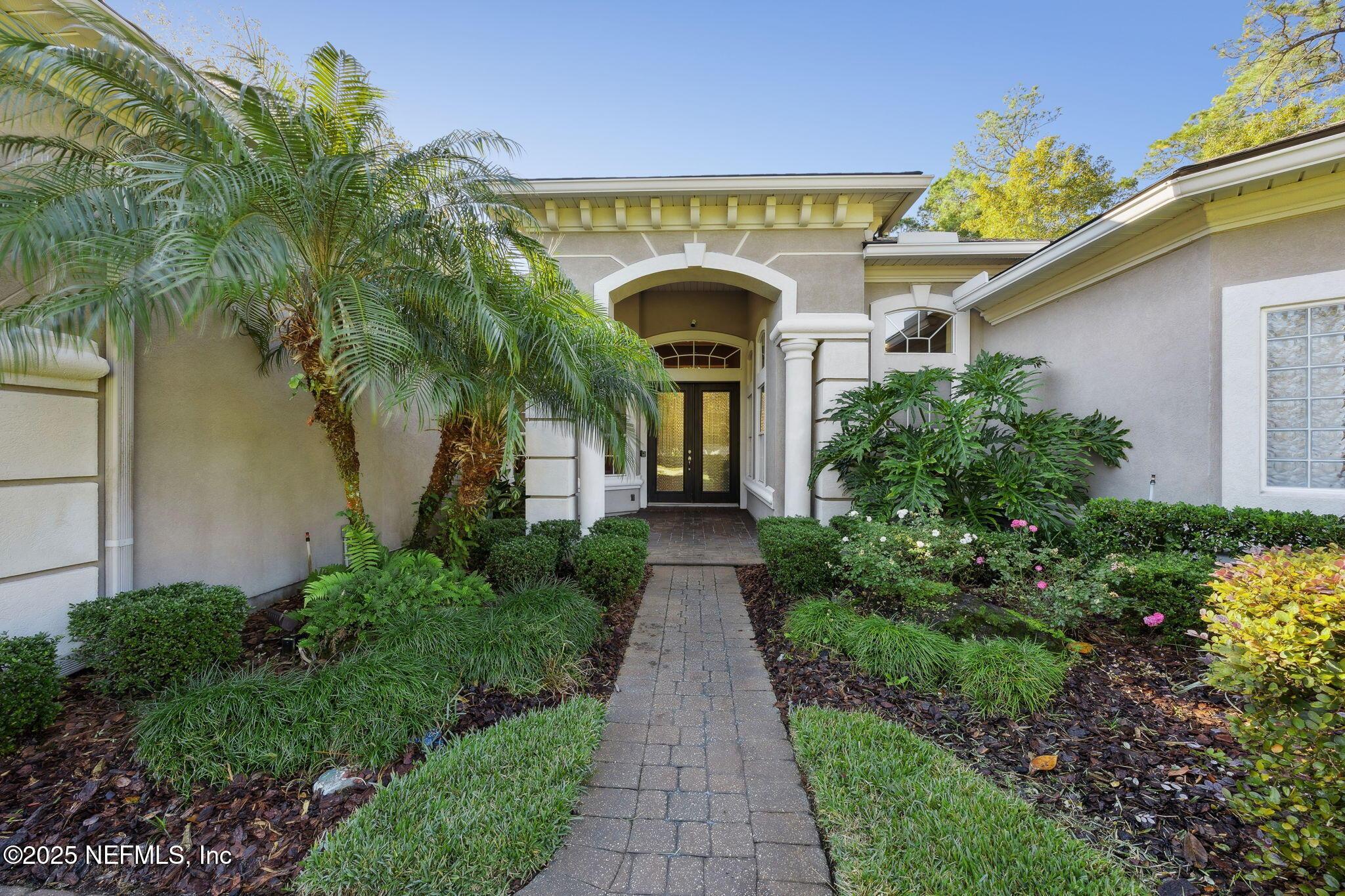 Image 2: Beautiful Front Entry