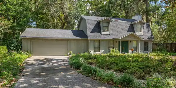 3007 HOLLY Road