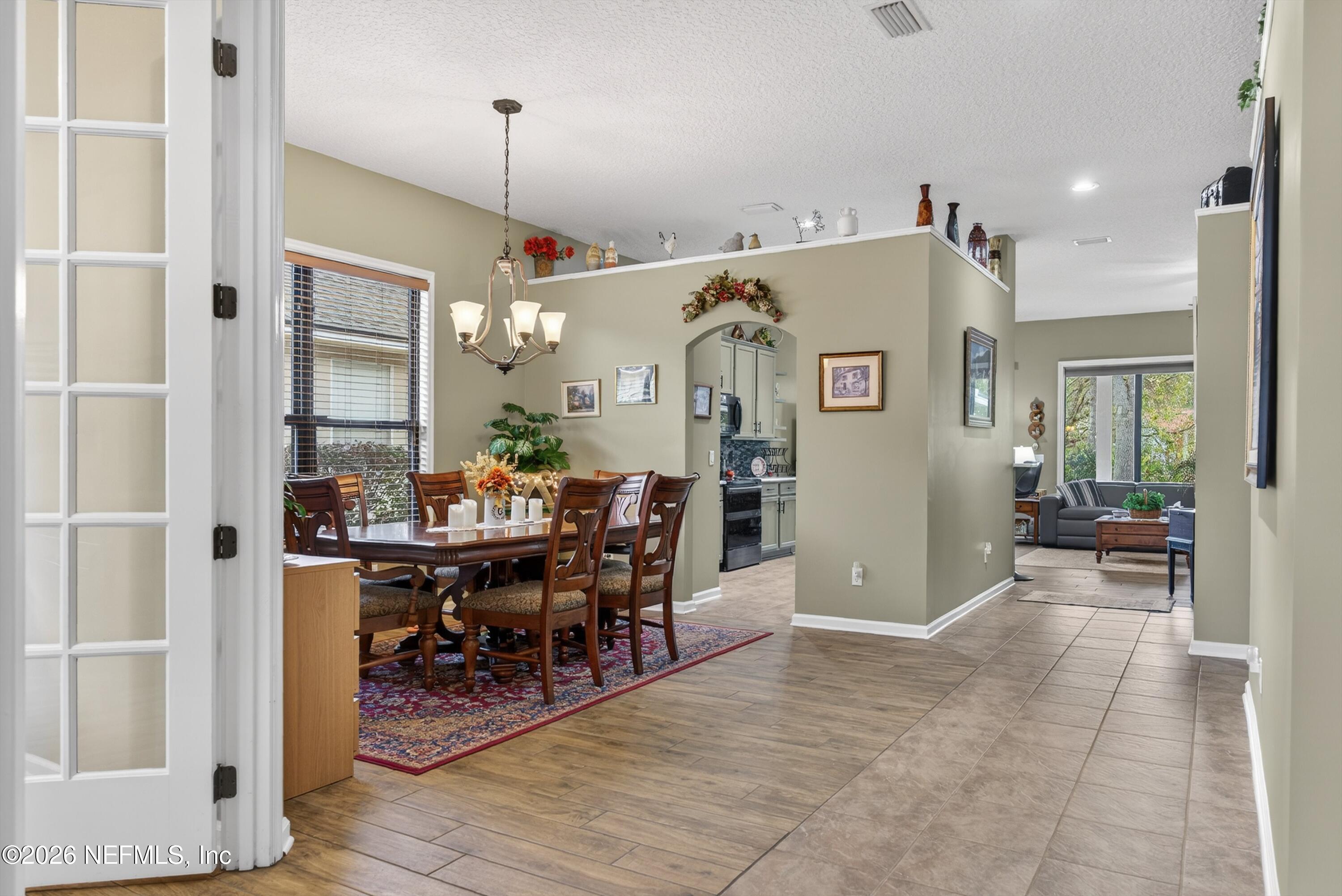 Image 4: 05-13863 Devan Lee Dr E