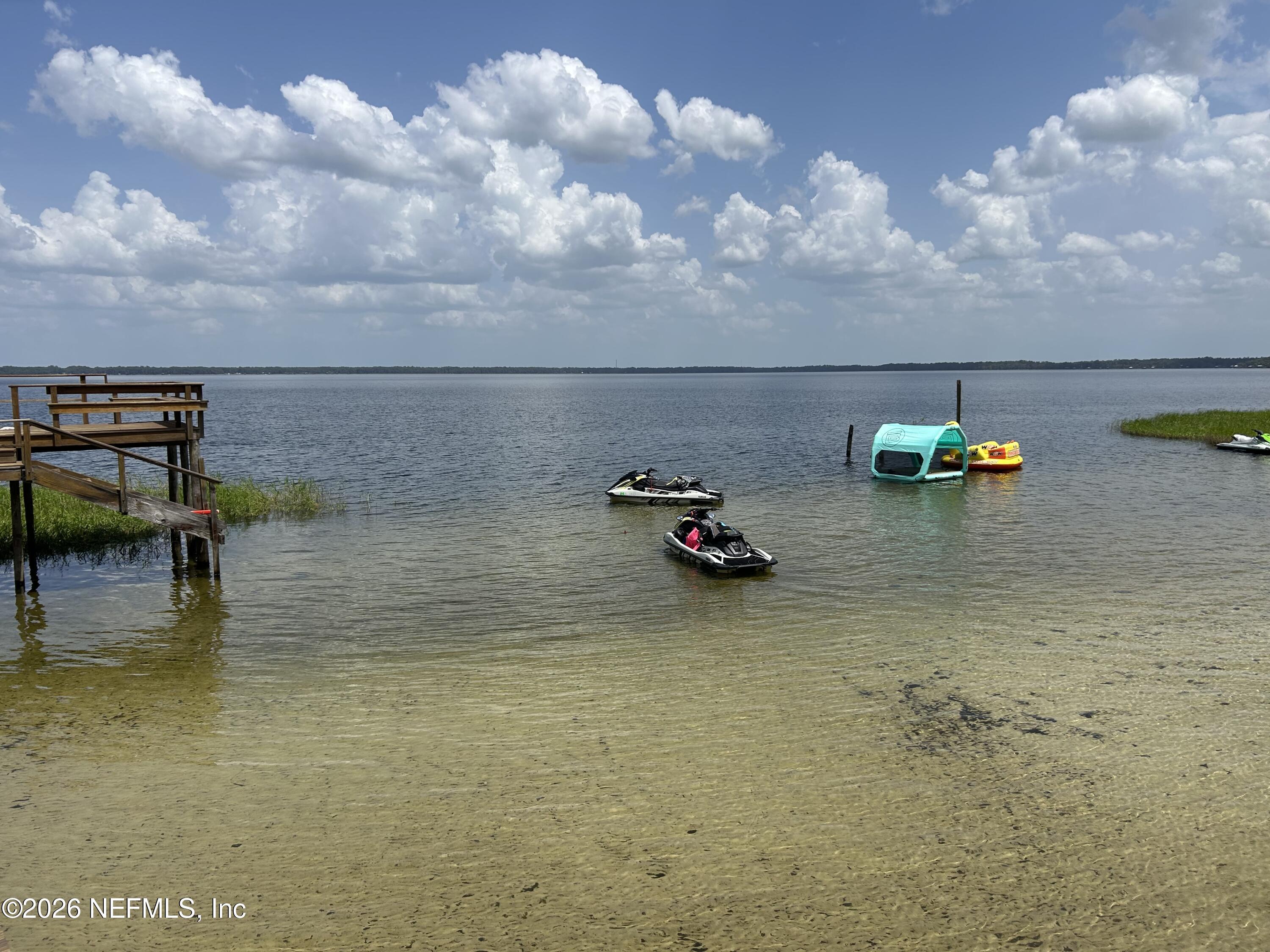 Image 4: Beautiful Lakefront