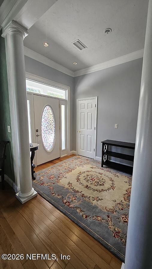 Image 3: Foyer 1