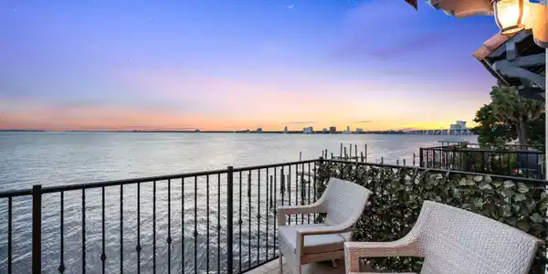 1722 RIVER RD