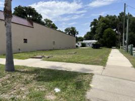 300 CENTRAL AVE