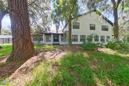 6249 LAKE Drive