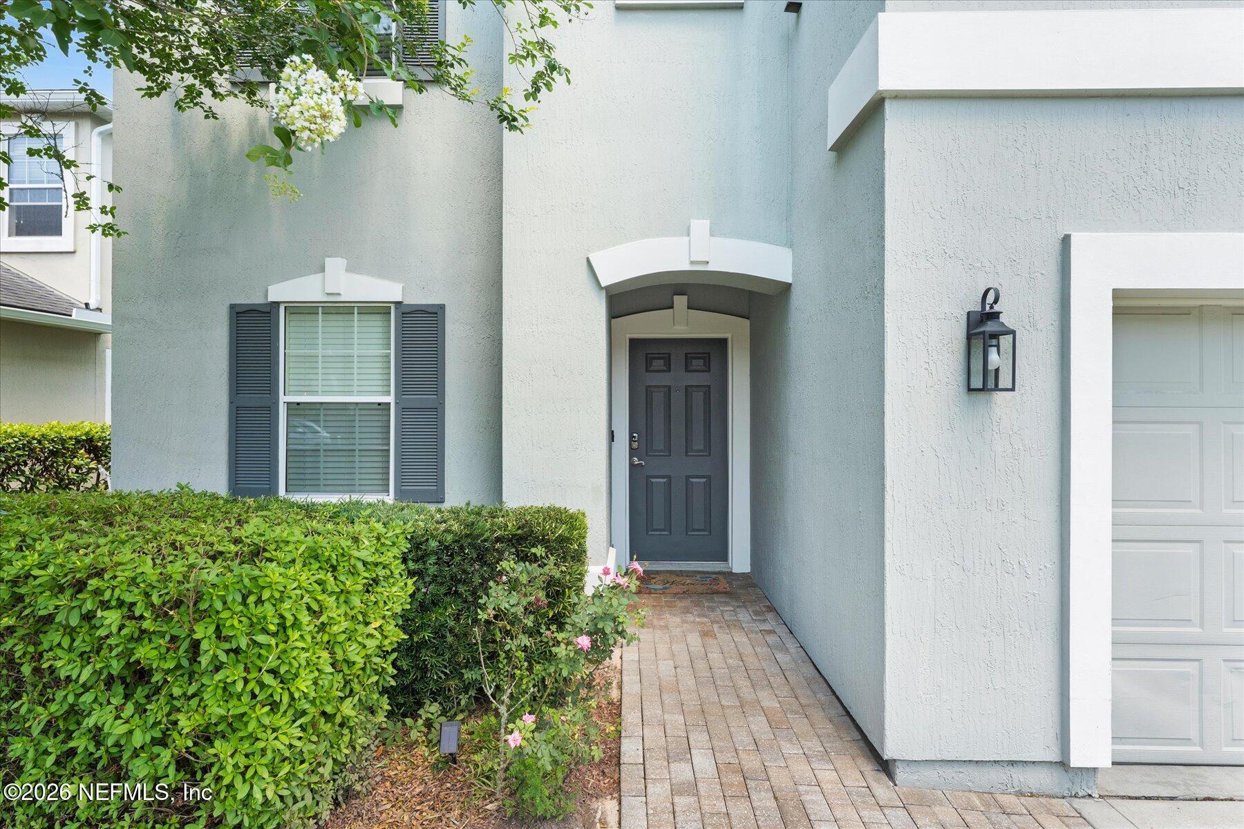Image 3: FRONT DOOR