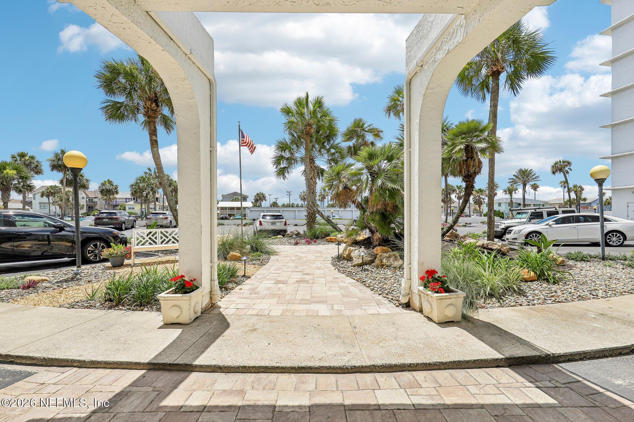 Image 4: 5-web-or-mls-Ocean Dr S 402-S1906-005