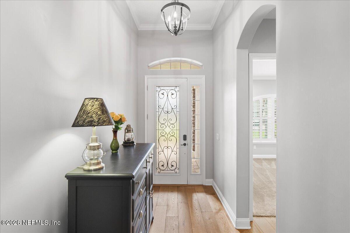 Image 4: Welcoming foyer
