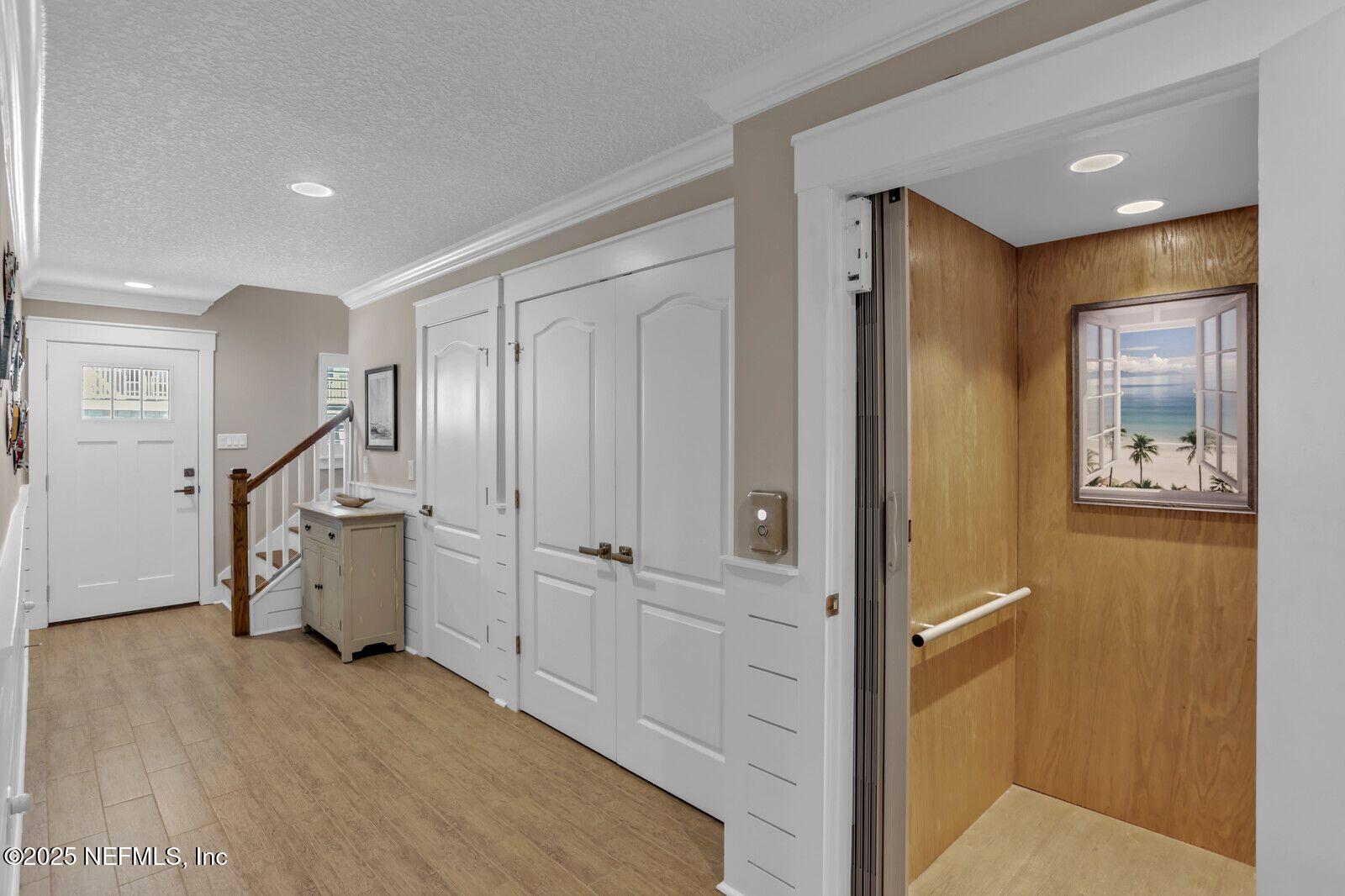 Image 4: Elevator