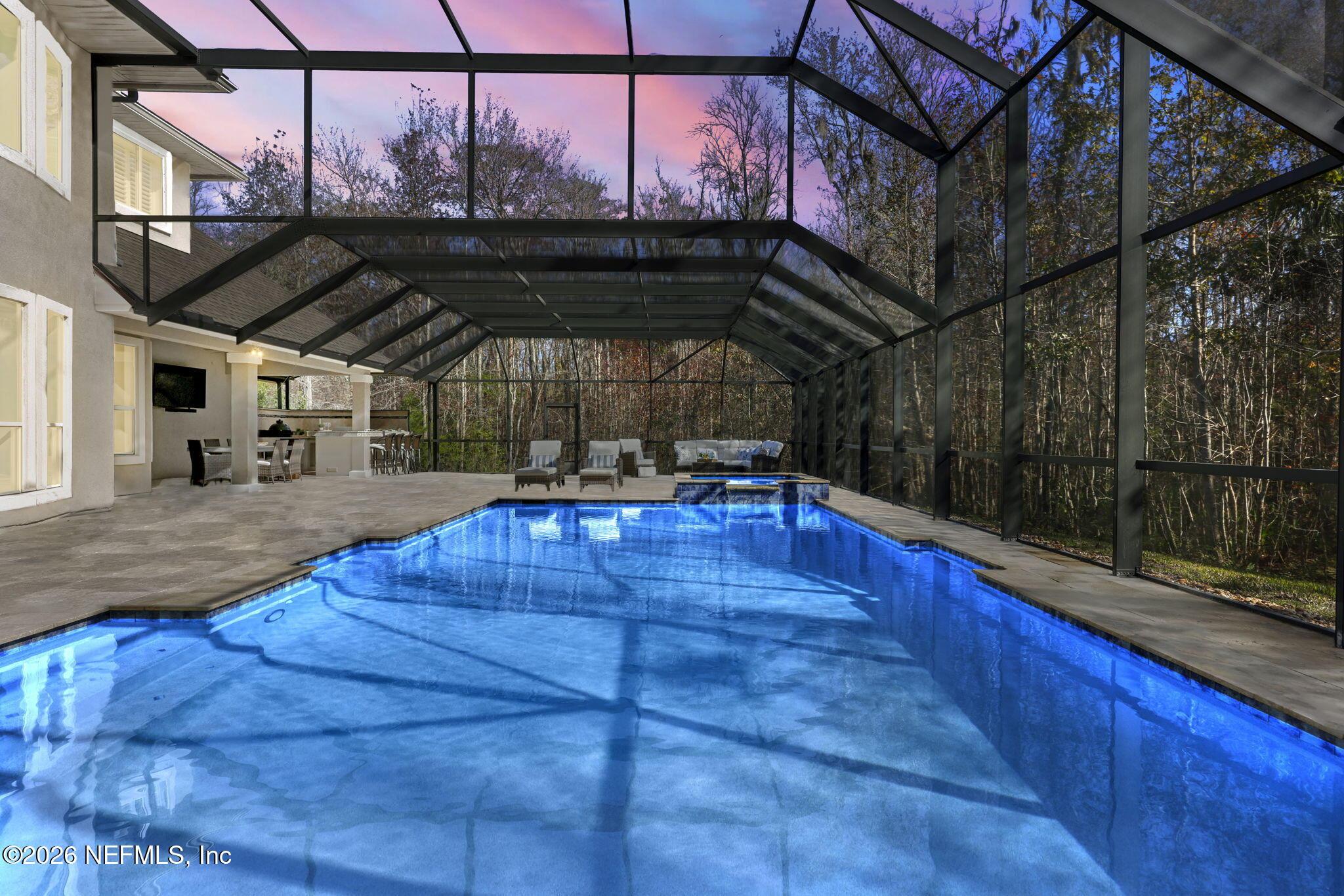 Image 2: AMAZING pool and outdoor space