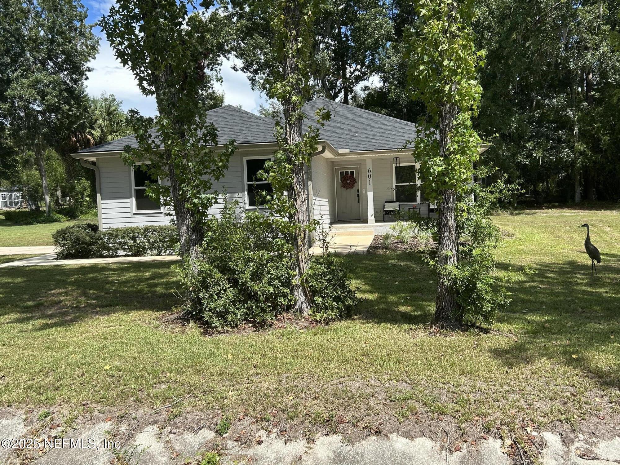 Image 3: nice treed lot