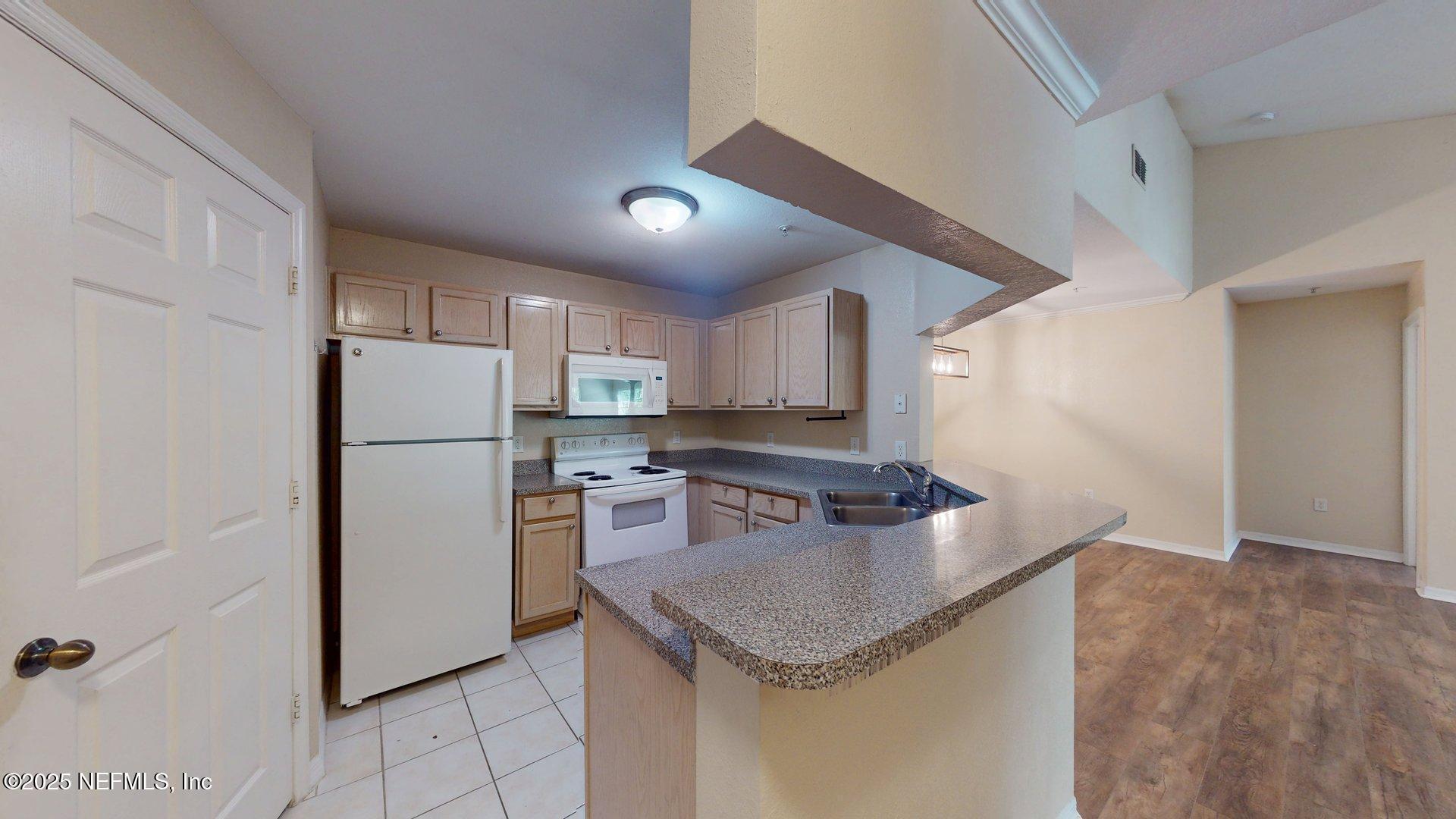 Image 4: 7800-Point-Meadows-Dr-Unit-436-09242025_