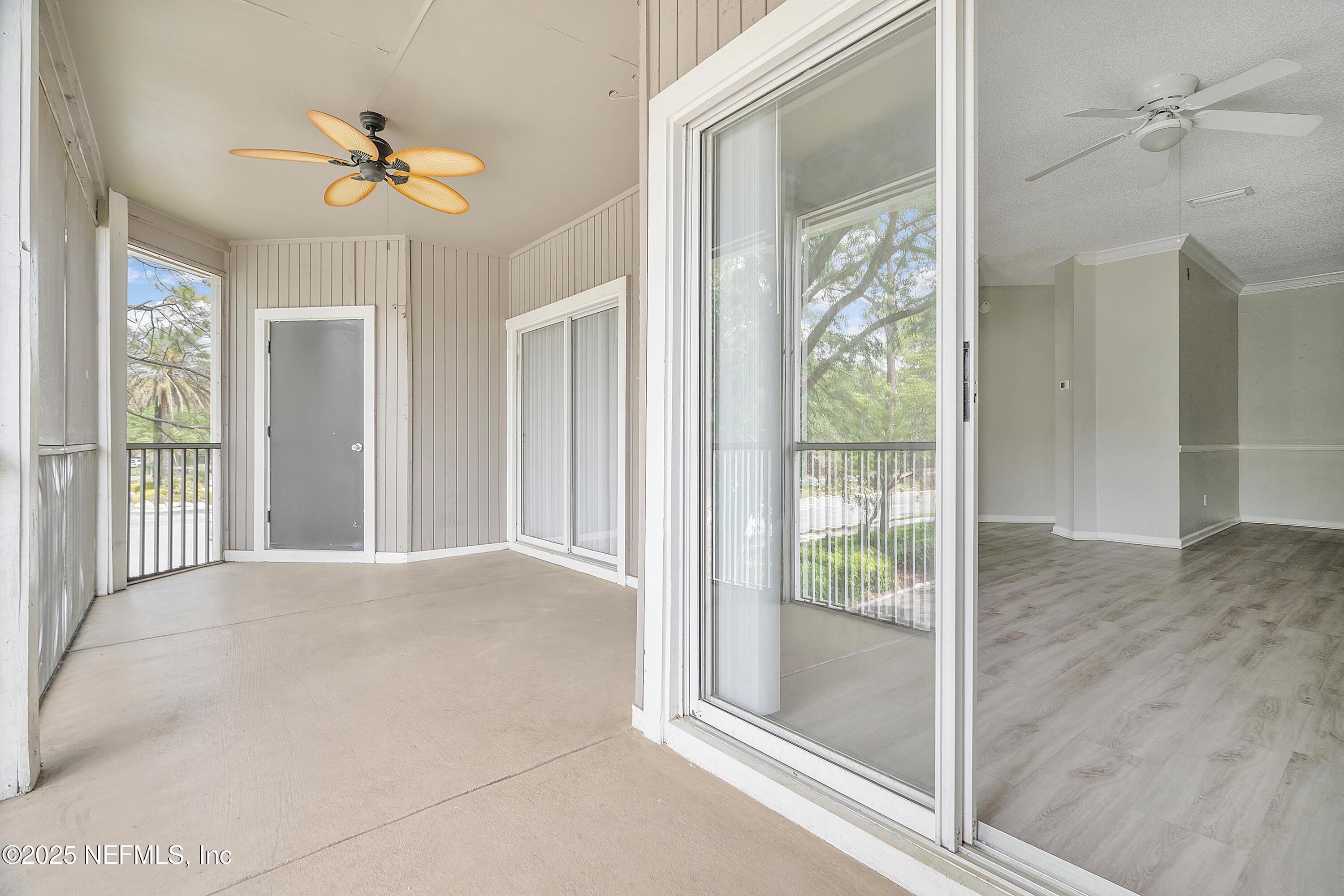 Image 4: Screened Patio