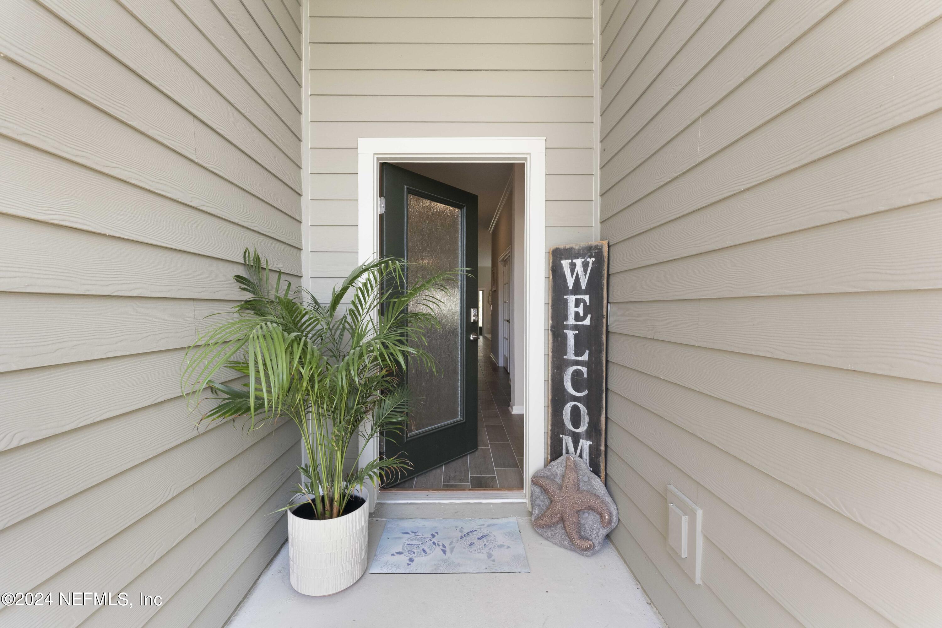 Image 3: Covered Entry
