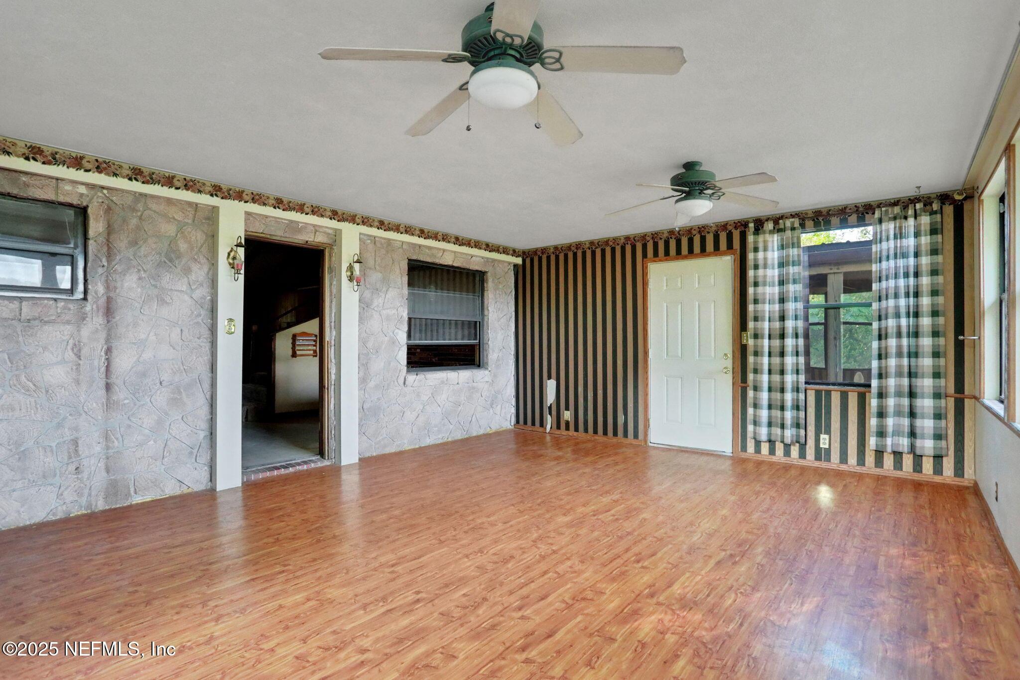 Image 4: 01 Patio - Glass Enclosed
