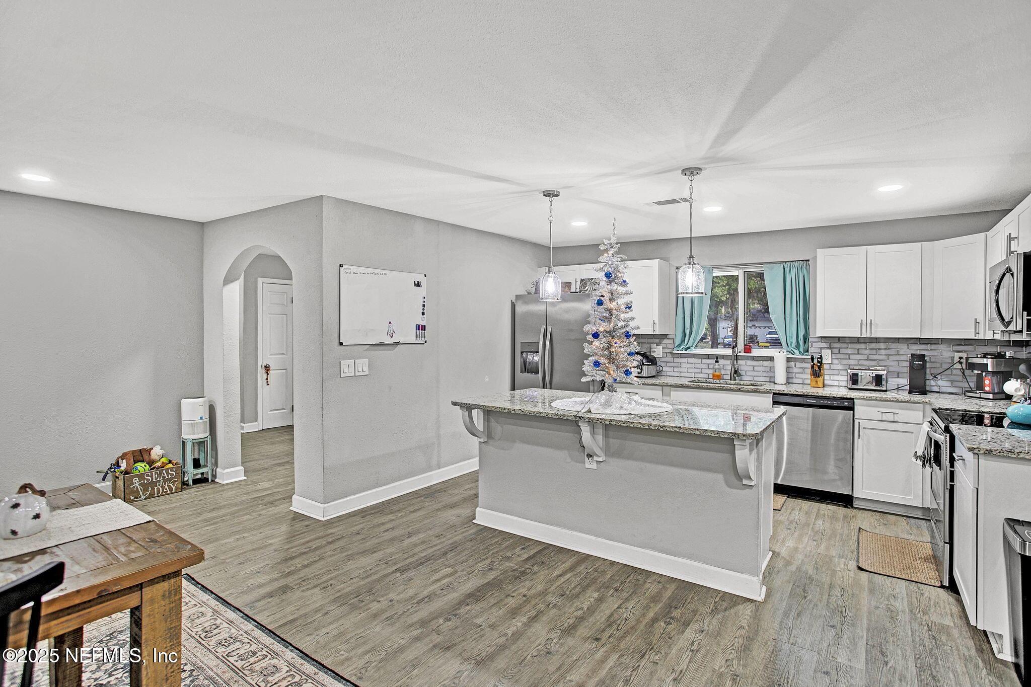 Image 2: Ash Kitchen 1