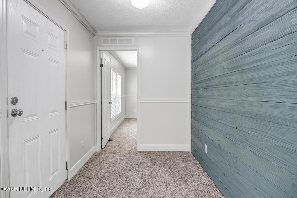 Image 4: 100 Killian Dr-4