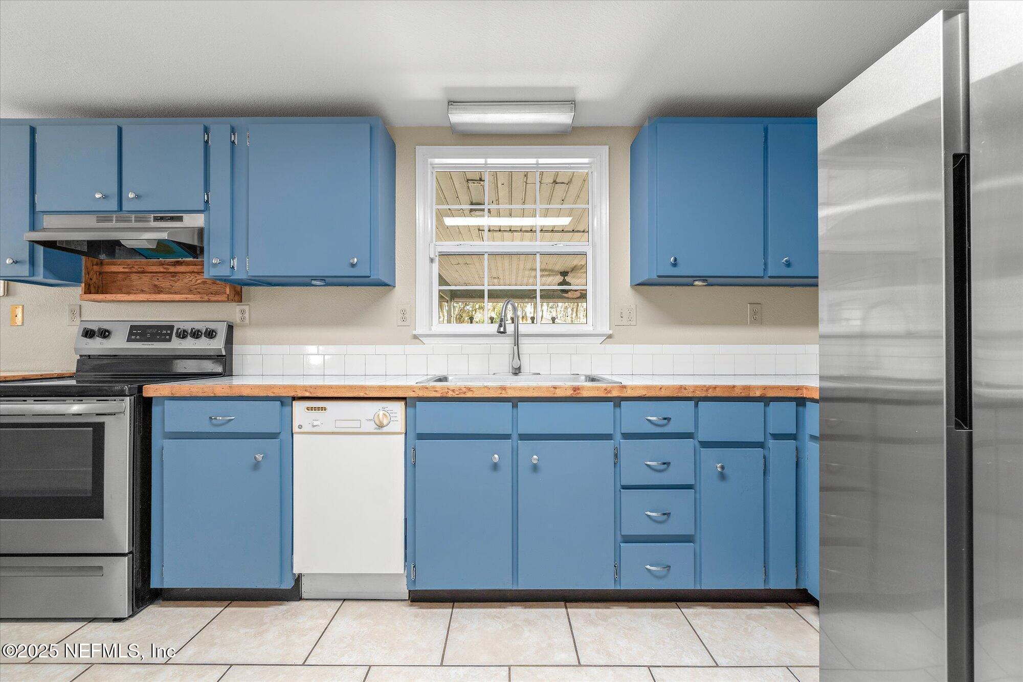 Image 4: 23-343 Lake Como Dr-23