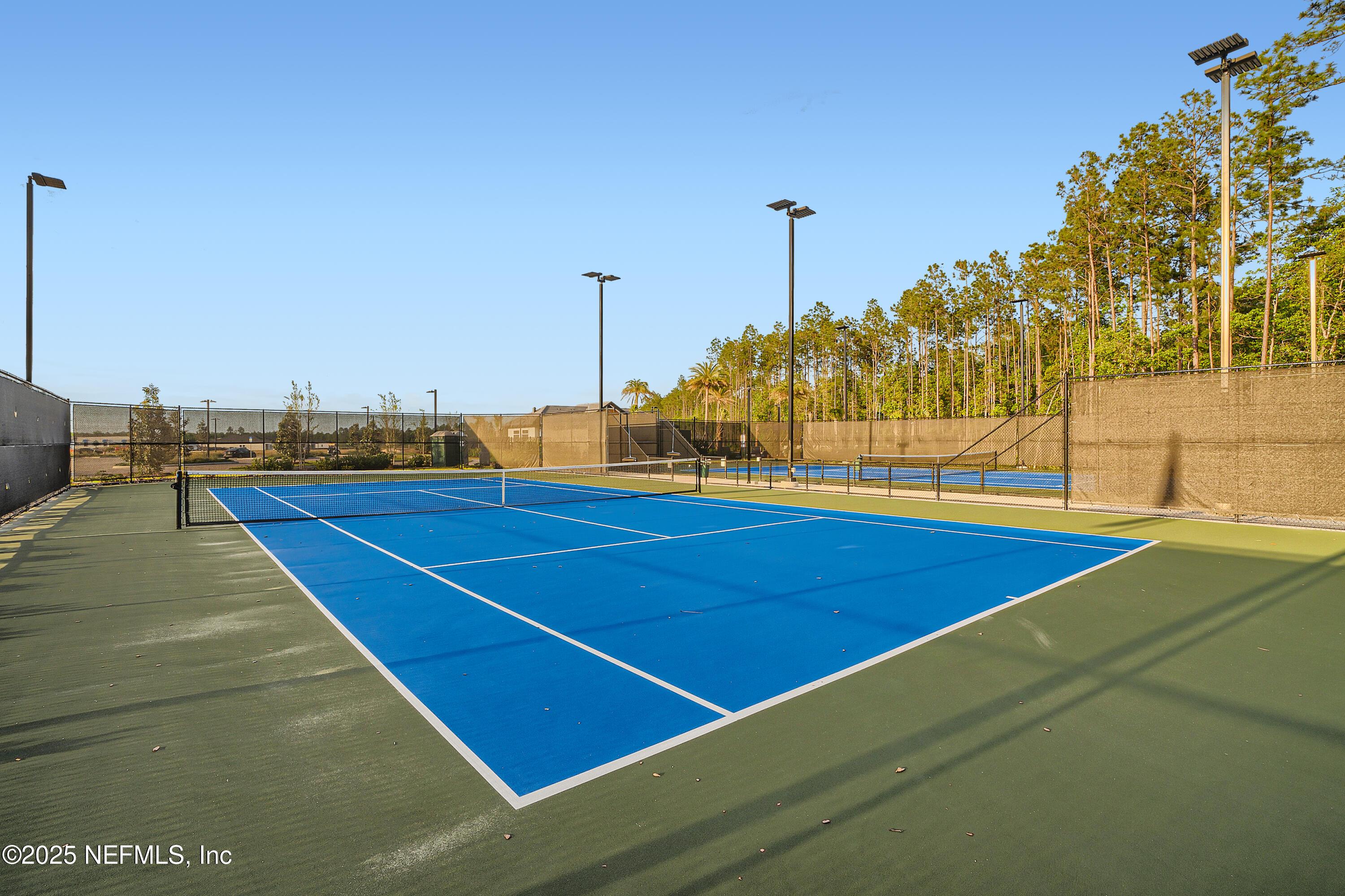 Image 3: JAX_Pic_Amenity_TennisCourt_1of1