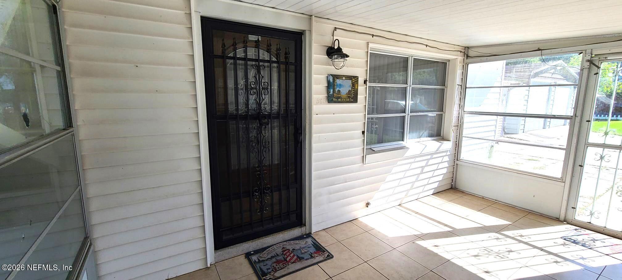 Image 2: palmetto front door