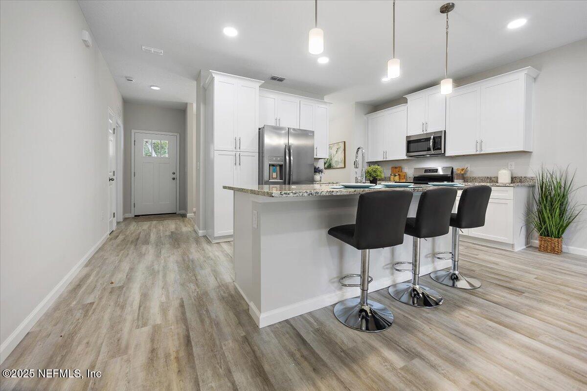 Image 4: 07-Kitchen