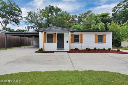 1916 UNIVERSITY Boulevard N