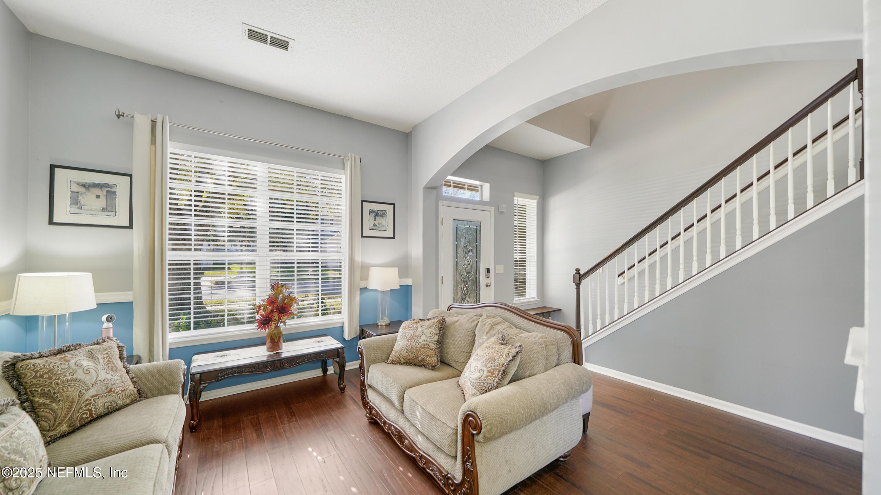 Image 4: 909 Mineral Creek Dr-4