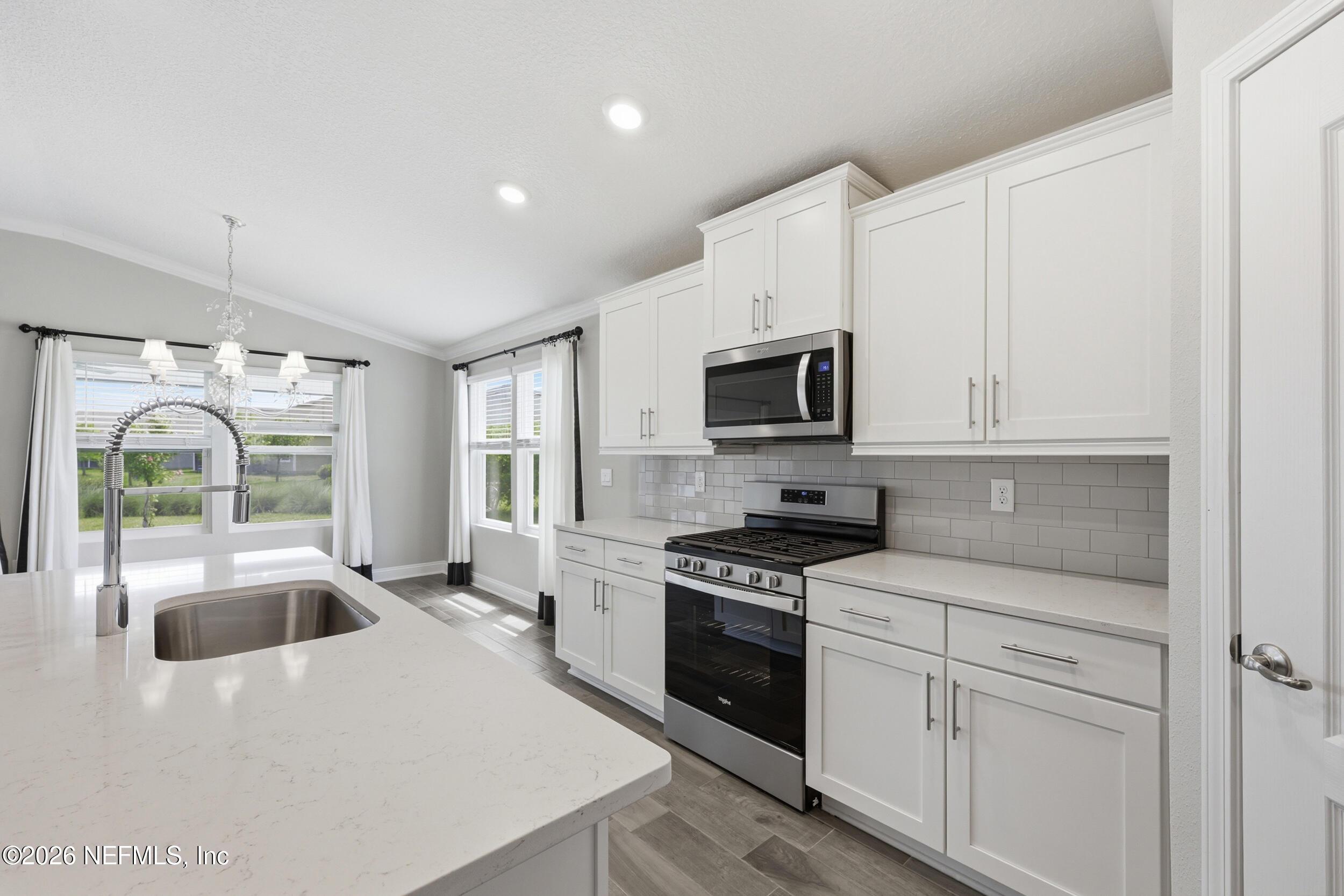 Image 2: Kitchen3