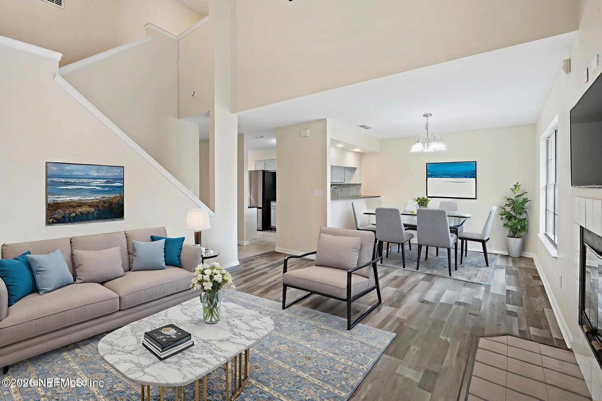 Image 1: Living/ Dining Room