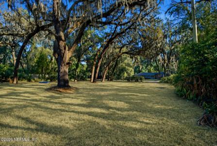 10227 LAKEVIEW Road W