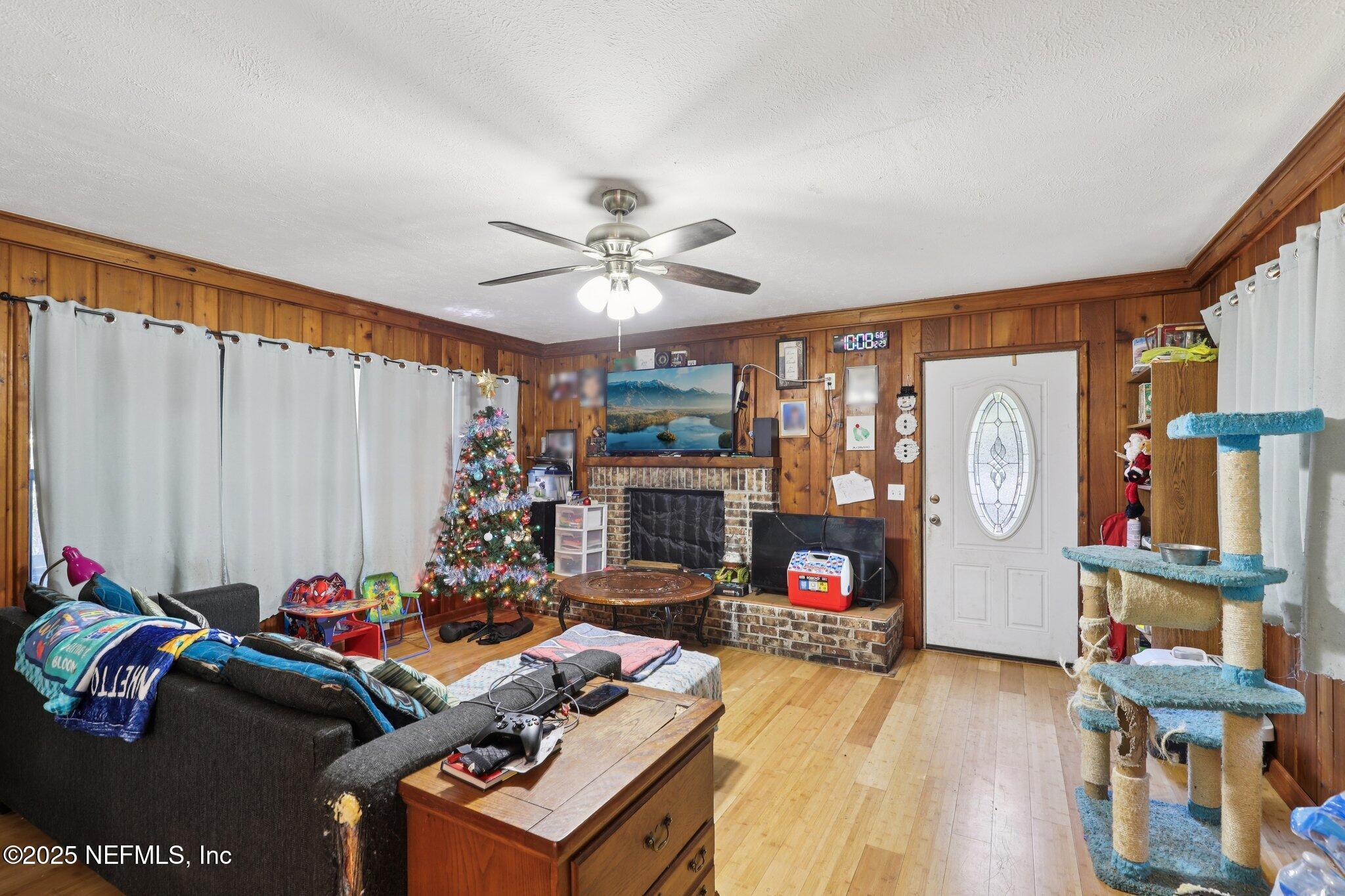 Image 4: Family Room