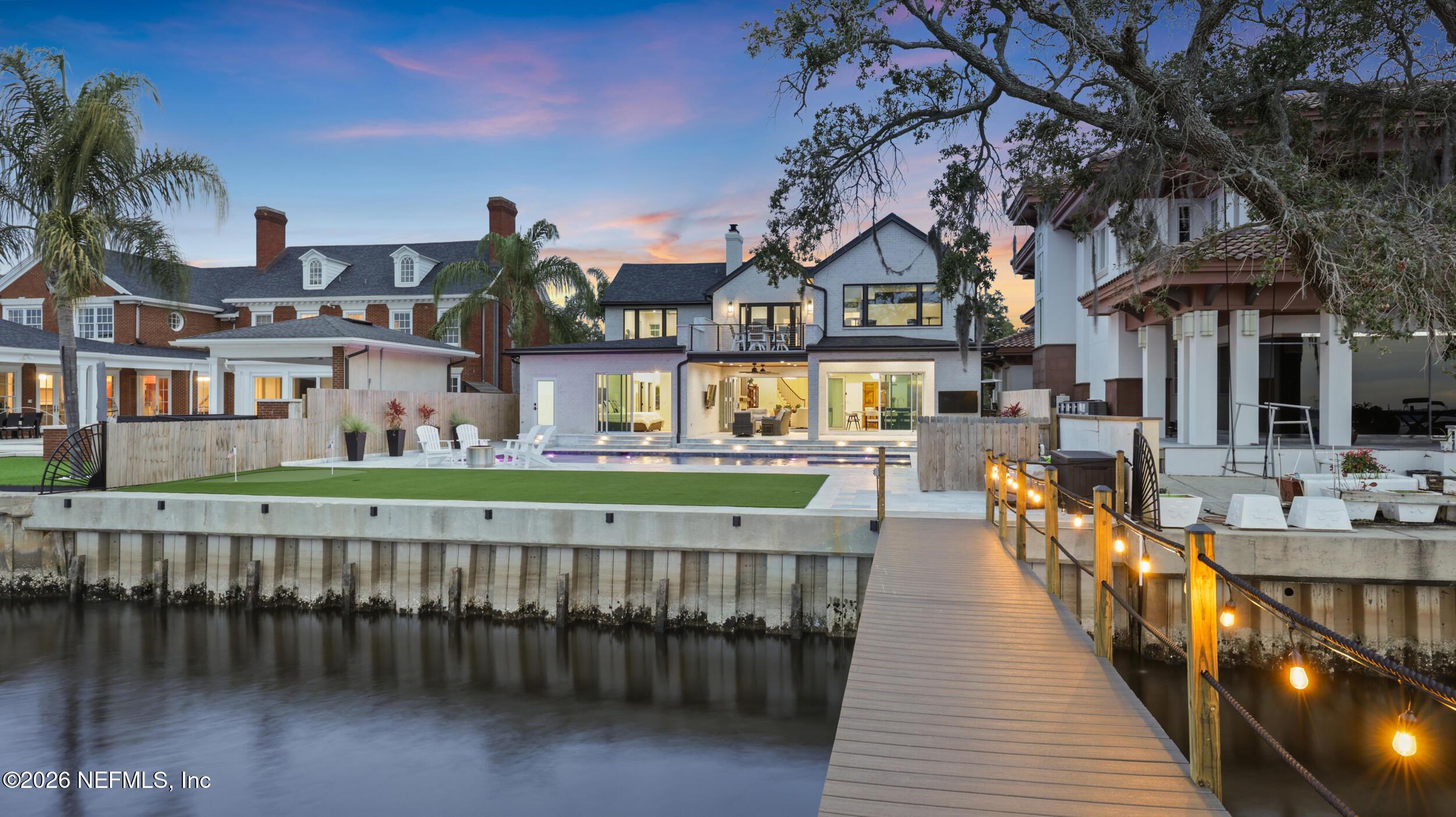 Image 4: the real estateographers_twilight_014