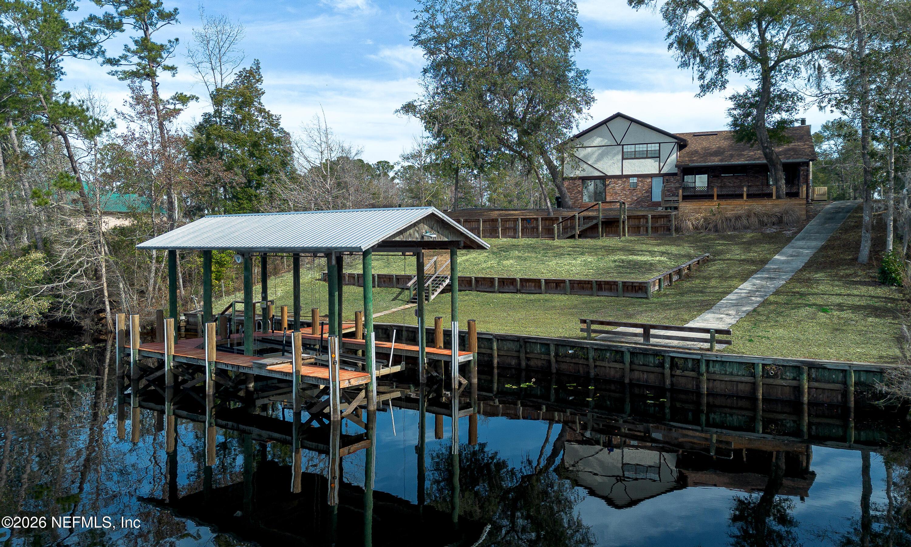 Image 1: Ext Boathouse b