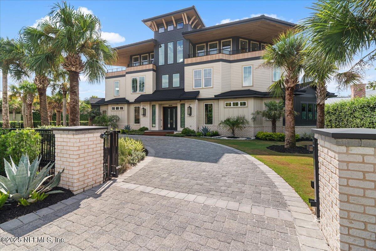 Image 1: Right entry to 4334 Ponte Vedra Blvd.