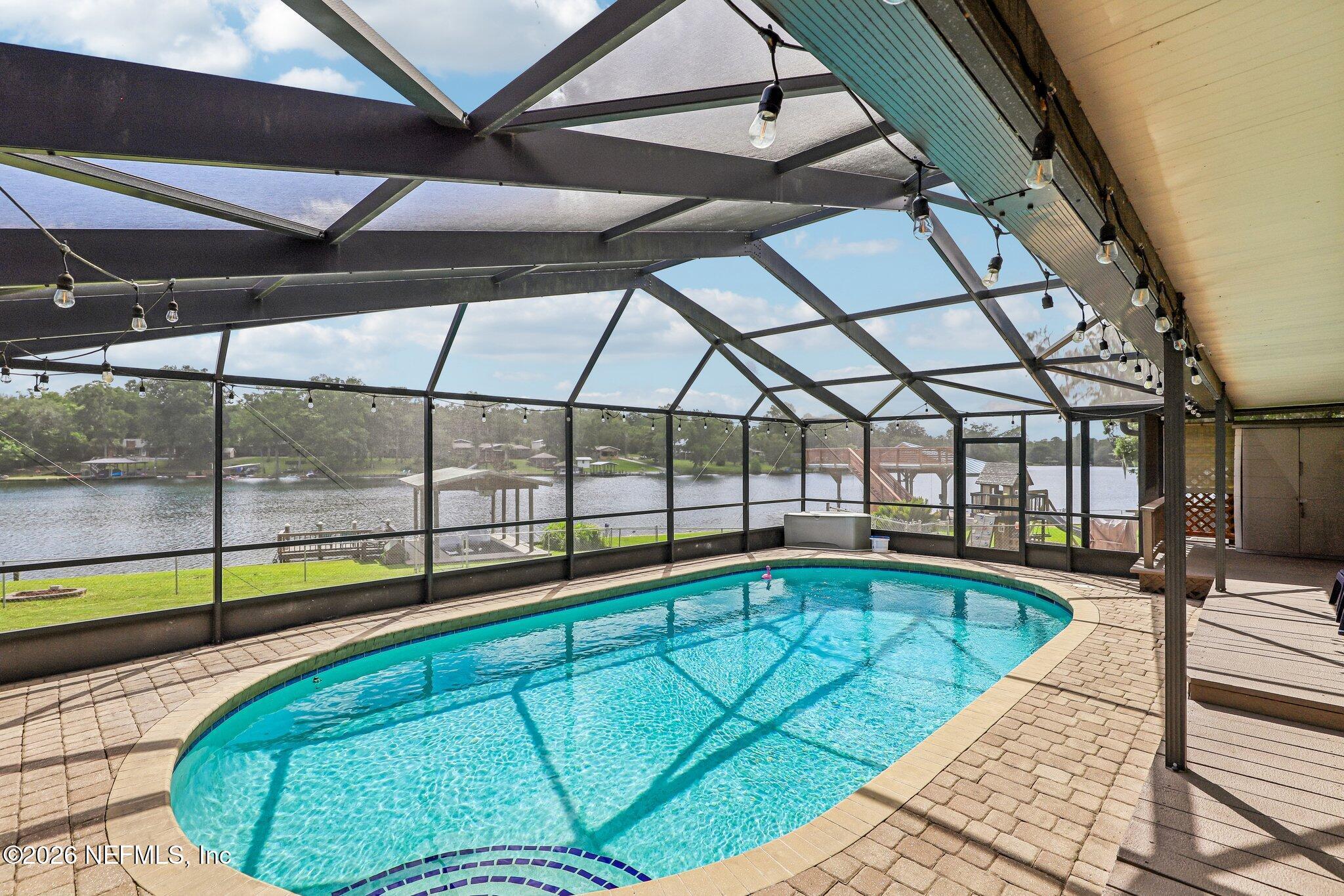 Image 3: Pool