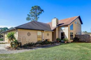 11568 FT CAROLINE LAKES DR