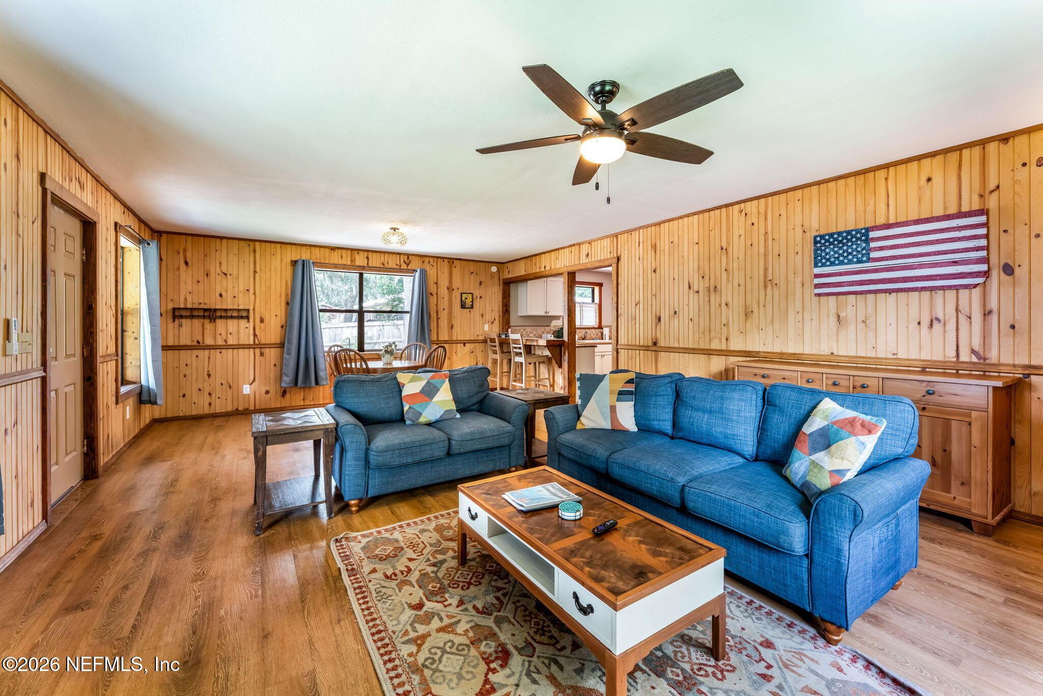 Image 4: 11-web-or-mls-Living Room