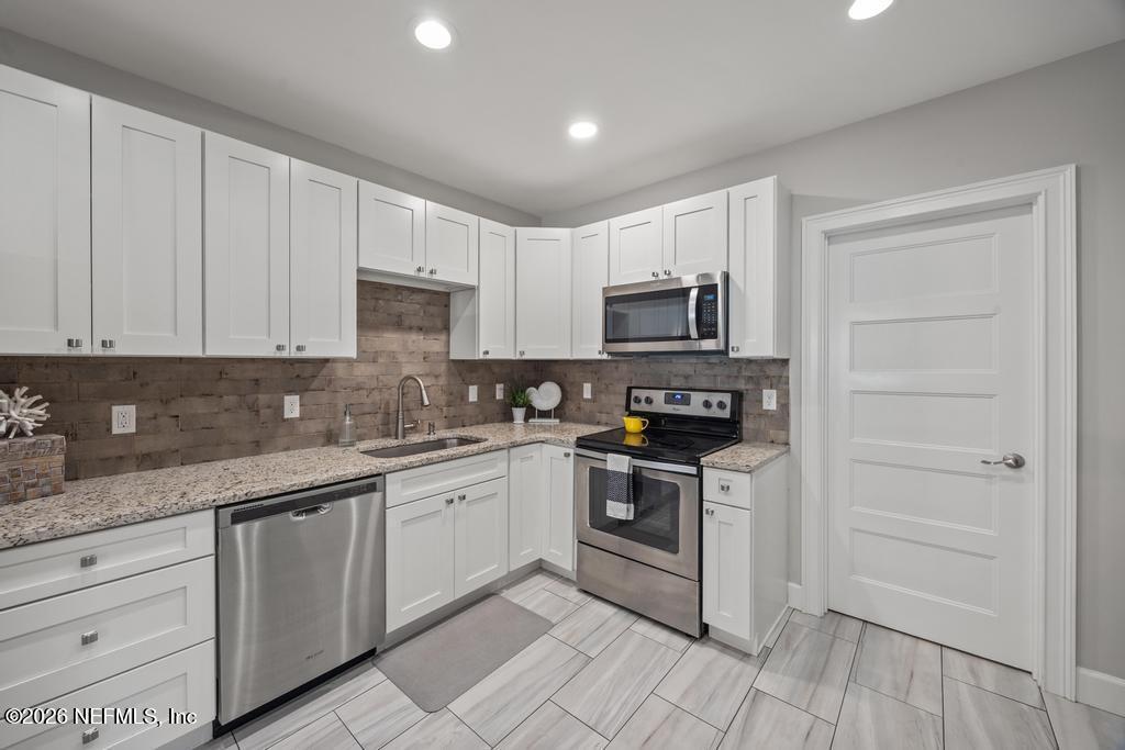 Image 3: 181 M L King Ave-26