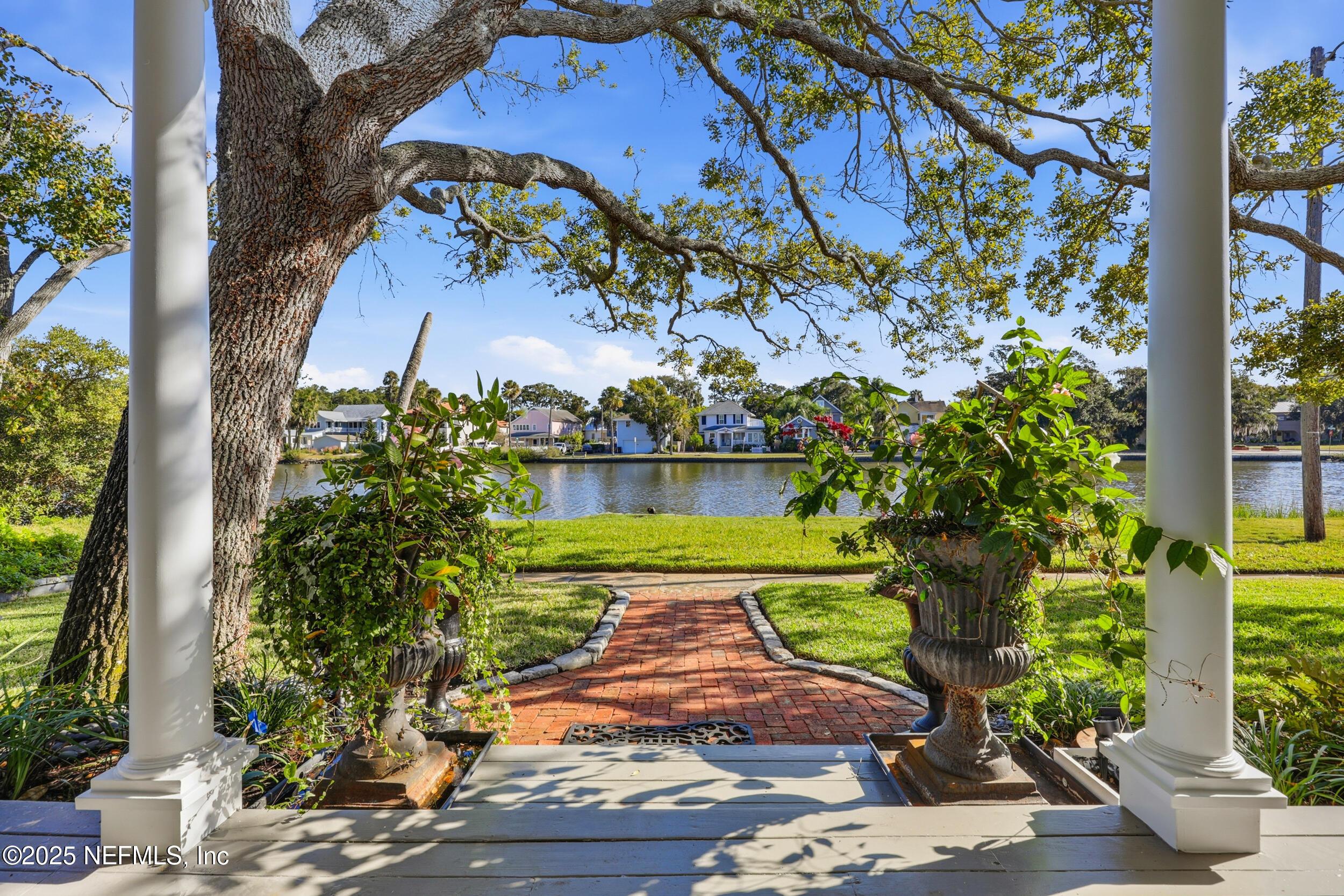 Image 1: 112_the real estateographers_112