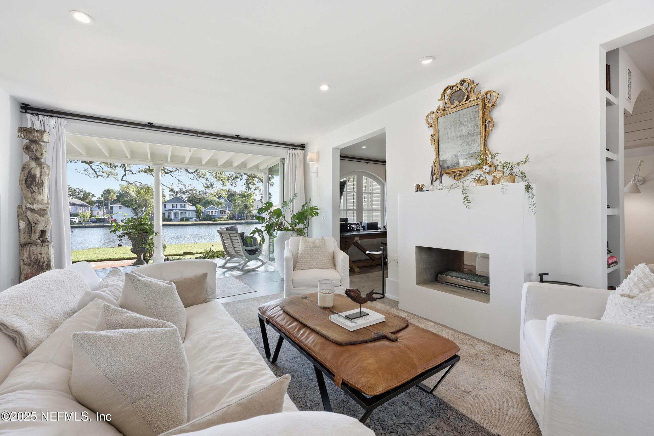 Image 4: 46_the real estateographers_046