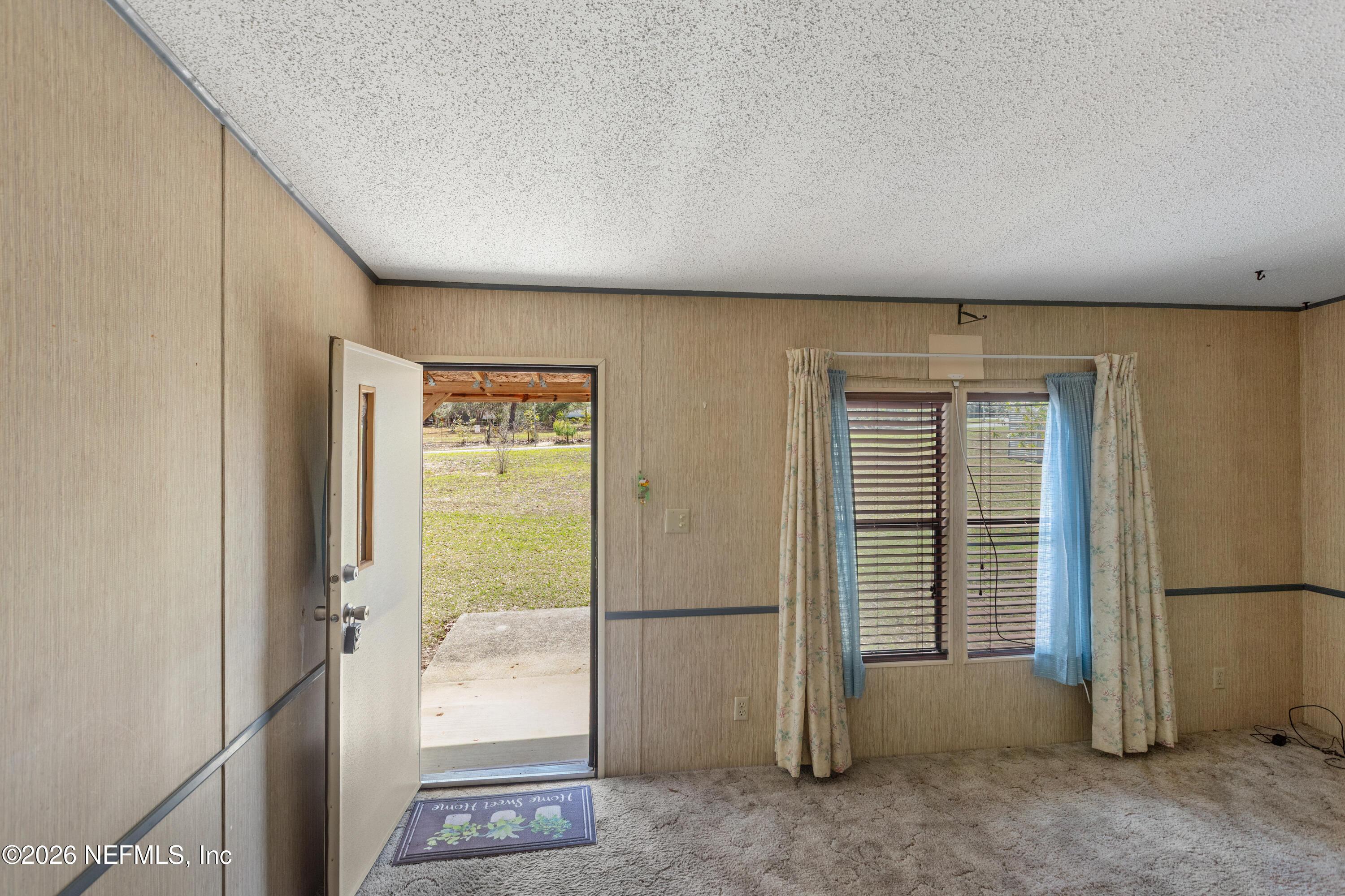 Image 4: 6950DeerSpringsMLS-24