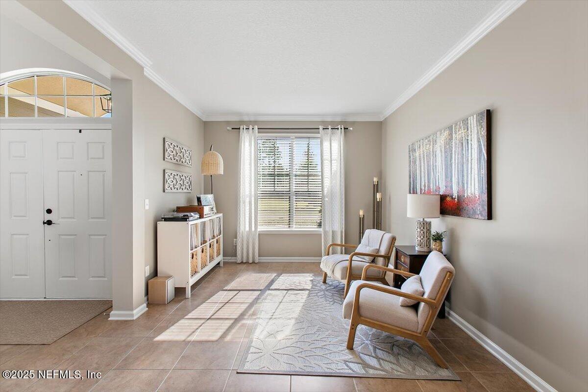 Image 4: 04-Living Room