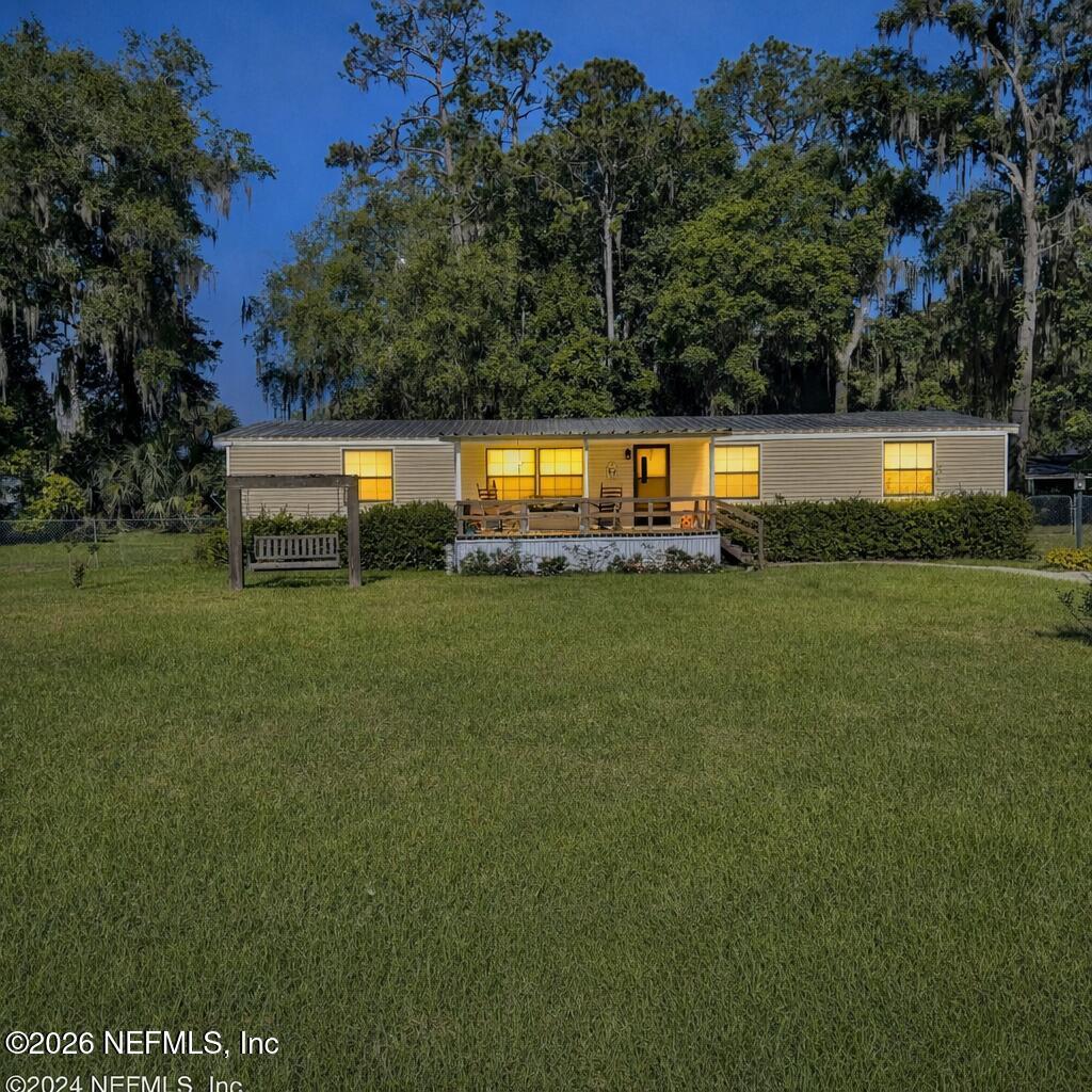 Image 1: 105 George Av, Putnam County, FL