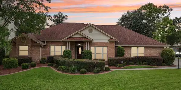 1816 LAKEDGE Drive