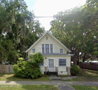 216 N SUMMIT Street