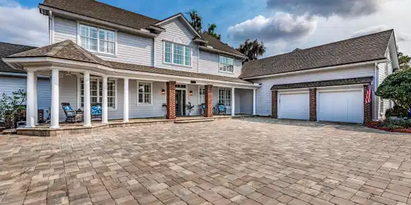 1877 MOORINGS CIR