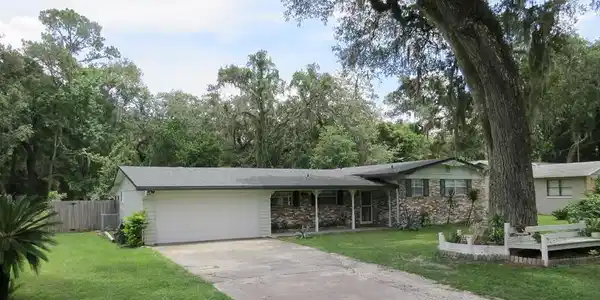2561 HOLLY POINT RD W