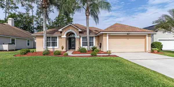1568 LAKEWAY DR