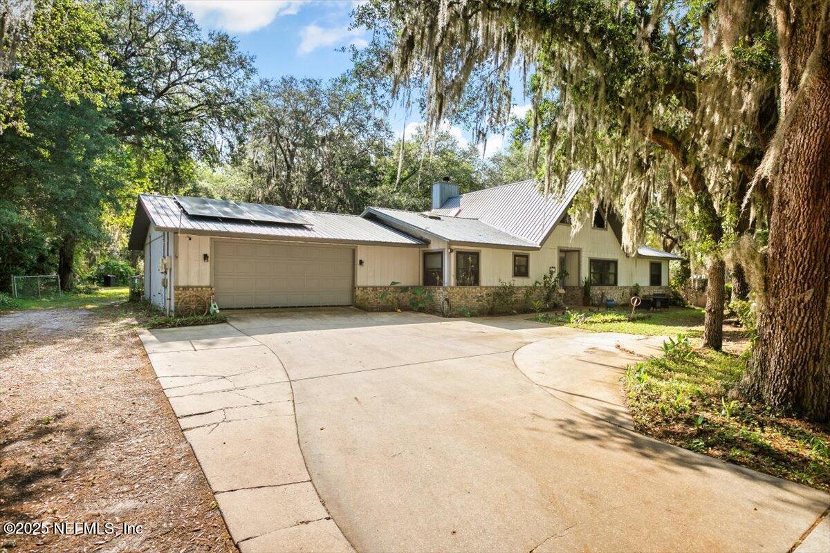 Image 3: 01-JAXREP_407_Lakeshore_Dr_Starke_FL-1