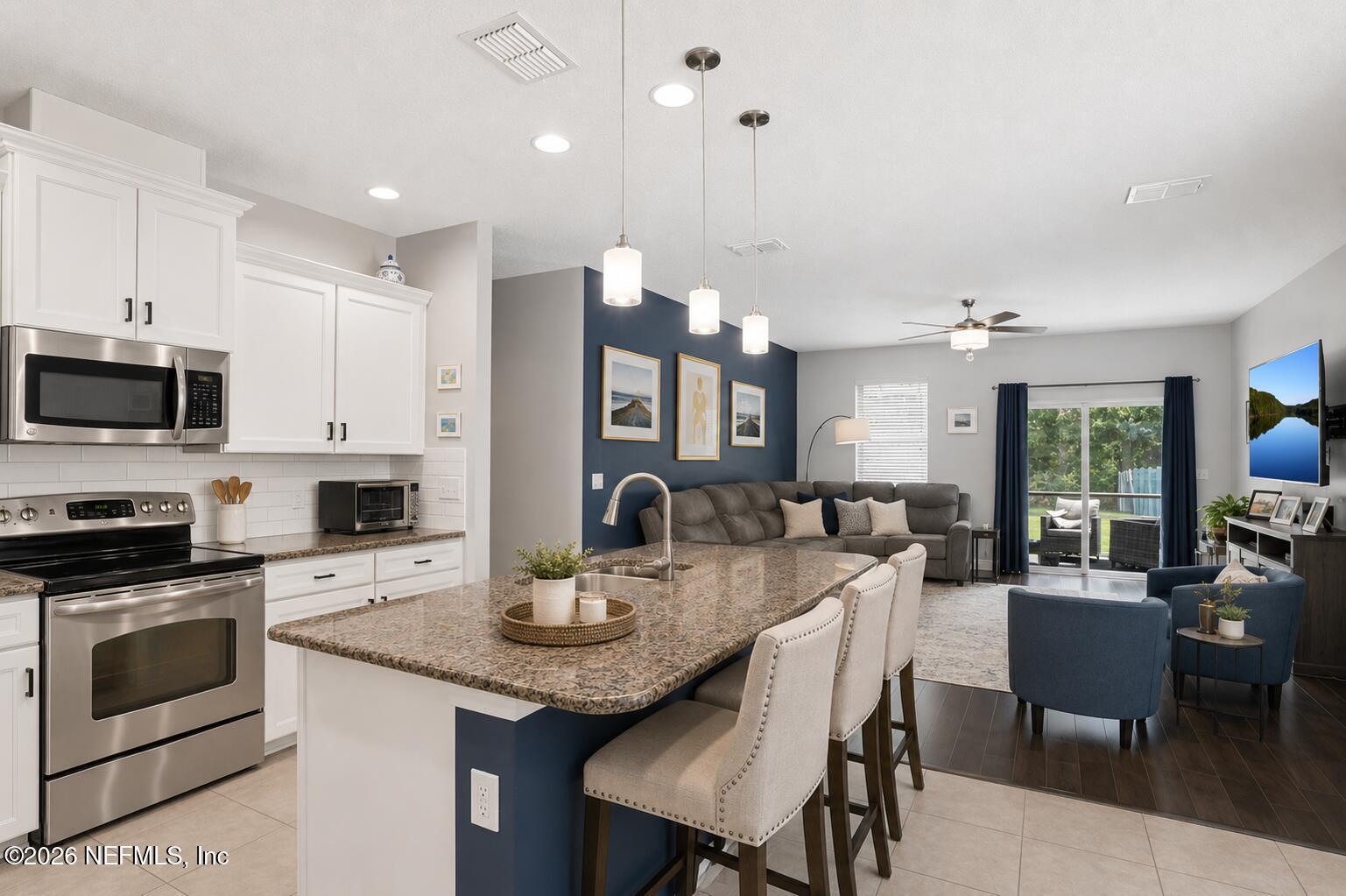 Image 2: Kitchen